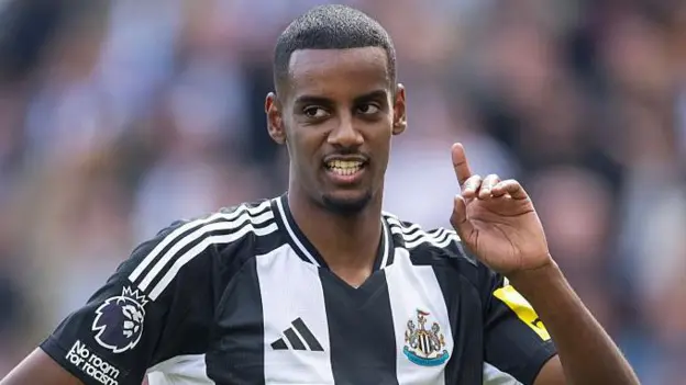Liverpool sign Isak